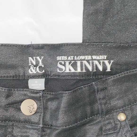 New York & Co | Skinny Jeans Size 6 - Picture 2 of 6